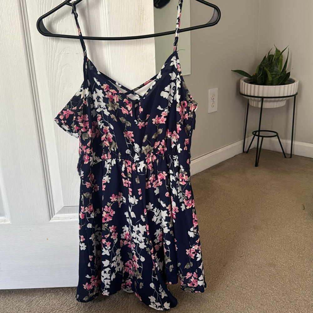 Romper - Picture 2 of 5